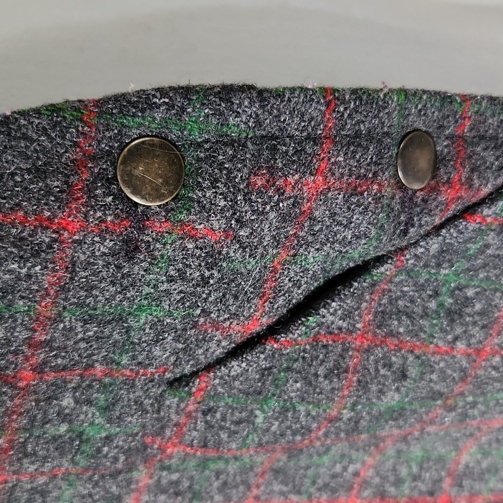 Men's Green Plaid Pants with Suspenders - Picture 5 of 12